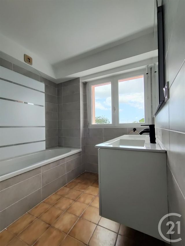 Afficher la photo en grand Appartement T4 à vendre - 4 pièces - 111.54 m2 - MUZILLAC - 56 - BRETAGNE - Century 21 Jego Immobilier